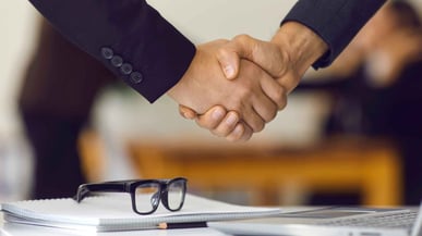 ¿Cómo fidelizar clientes como contador con la Ley 40 horas?