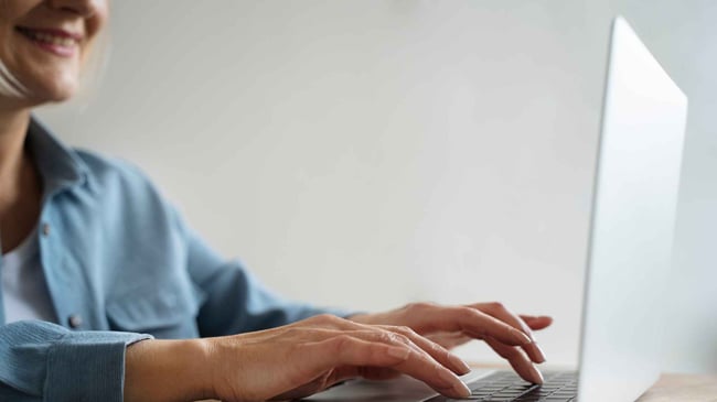 <span id="hs_cos_wrapper_name" class="hs_cos_wrapper hs_cos_wrapper_meta_field hs_cos_wrapper_type_text" style="" data-hs-cos-general-type="meta_field" data-hs-cos-type="text" >¿Sociedad limitada o SPA para invertir?</span>