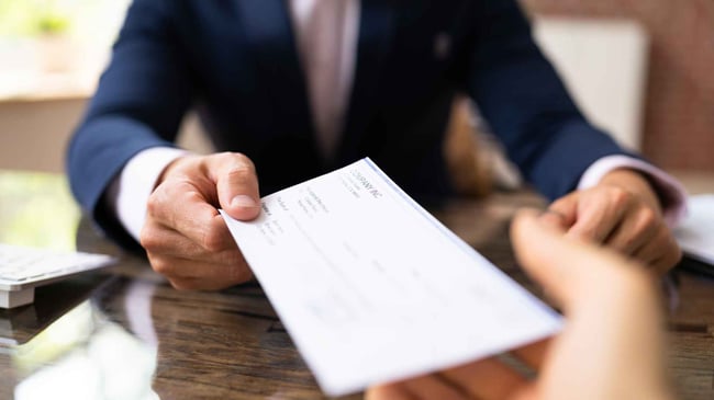 <span id="hs_cos_wrapper_name" class="hs_cos_wrapper hs_cos_wrapper_meta_field hs_cos_wrapper_type_text" style="" data-hs-cos-general-type="meta_field" data-hs-cos-type="text" >Indemnización: ¿Qué es, cuándo se paga y cómo calcularla en Chile?</span>